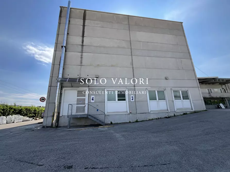 Immagine 7 di Capannone industriale in affitto  a Chiuppano