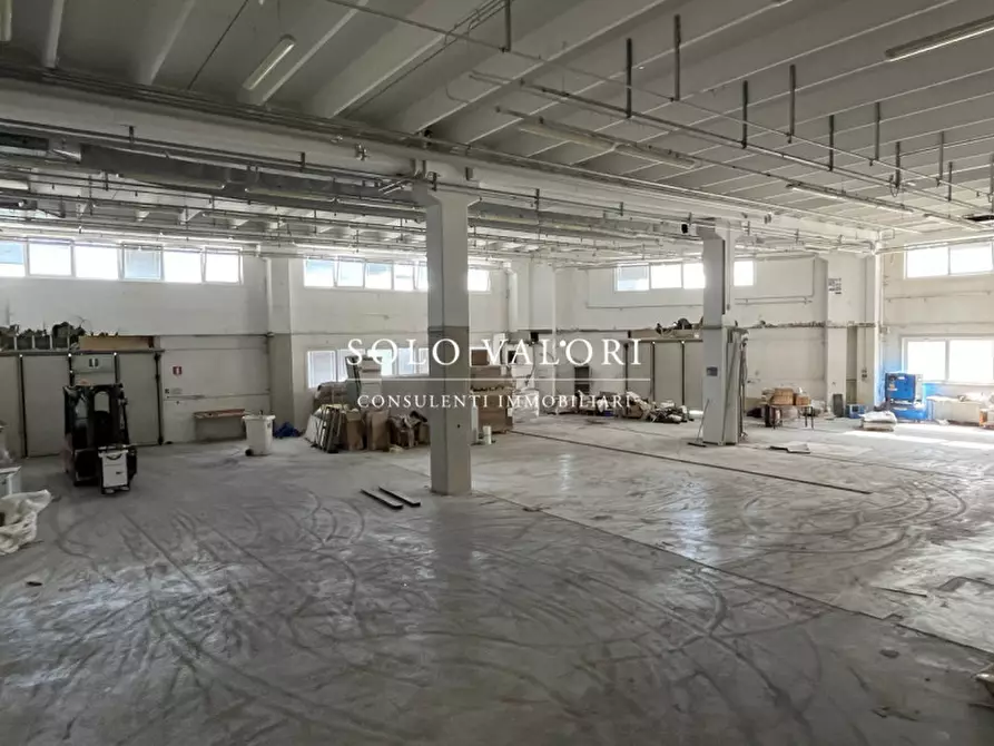 Immagine 8 di Capannone industriale in affitto  a Thiene