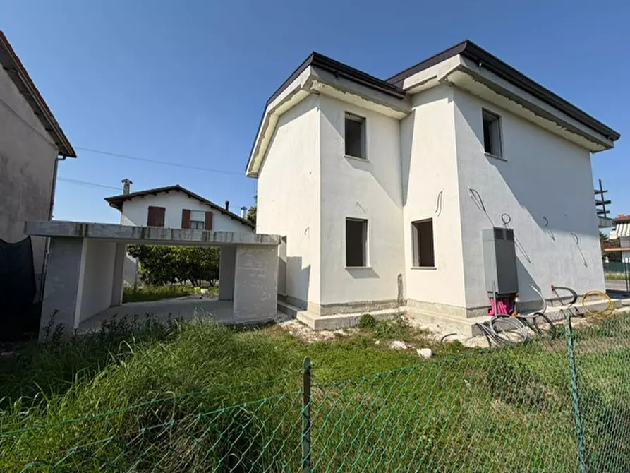 Immagine 2 di Casa bifamiliare in vendita  a Selvazzano Dentro