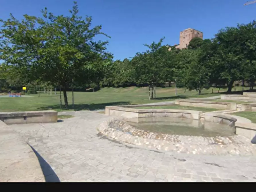 Immagine 1 di Attività commerciale in affitto  a Santarcangelo Di Romagna