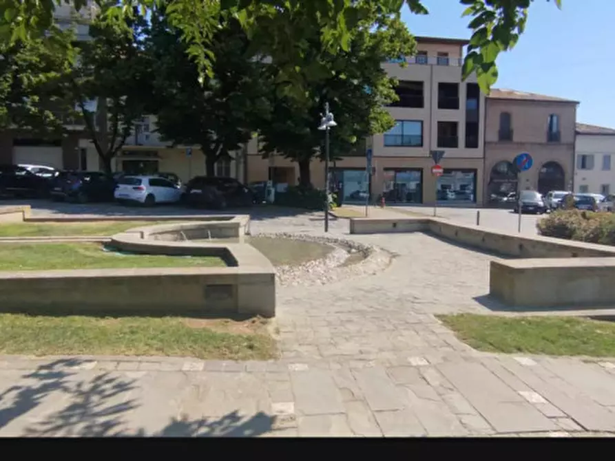 Immagine 2 di Attività commerciale in affitto  a Santarcangelo Di Romagna
