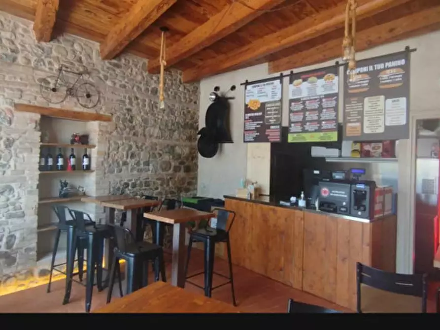 Immagine 9 di Attività commerciale in affitto  a Santarcangelo Di Romagna