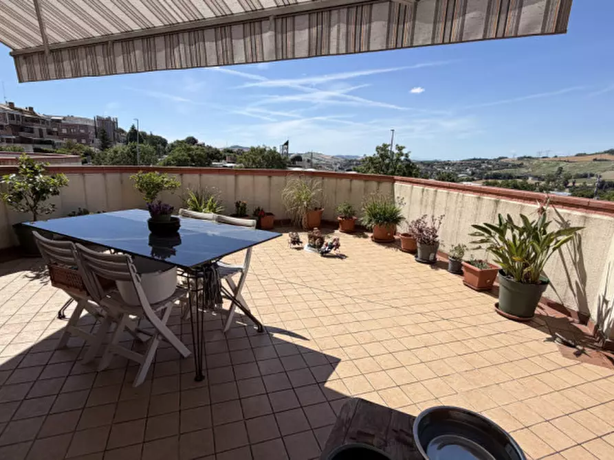 Immagine 4 di Appartamento in vendita  in Via Amato Tiraboschi a Ancona