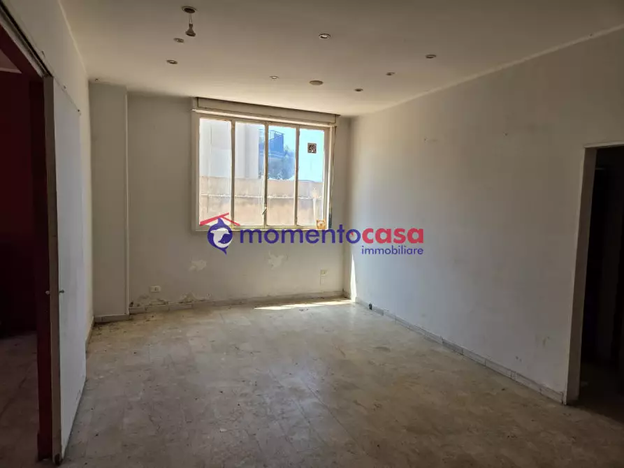 Immagine 11 di Negozio in vendita  in Piazza della Pace 15 a Reggio Di Calabria