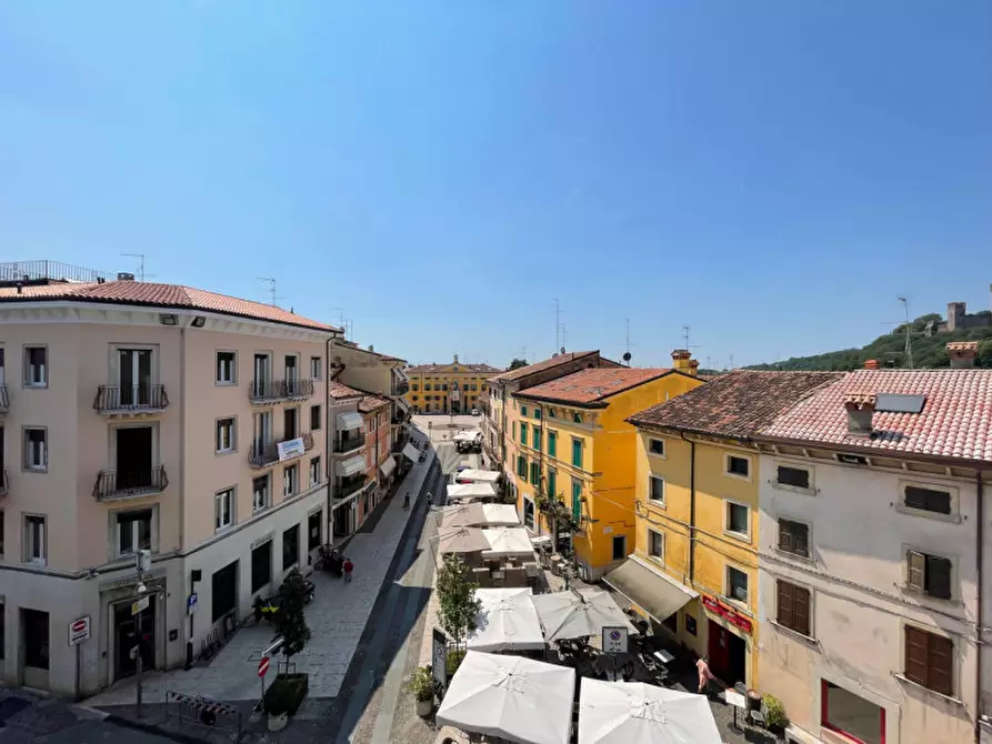 Immagine 1 di Appartamento in vendita  a Valeggio Sul Mincio