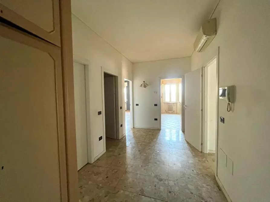 Immagine 3 di Appartamento in vendita  a Valeggio Sul Mincio