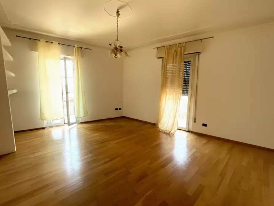Immagine 9 di Appartamento in vendita  a Valeggio Sul Mincio
