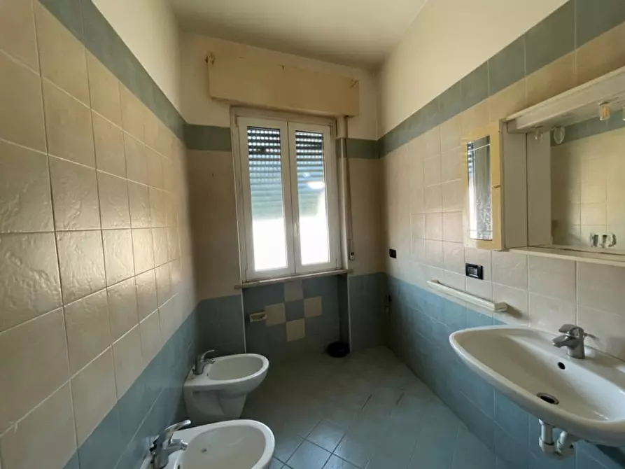Immagine 11 di Appartamento in vendita  a Valeggio Sul Mincio