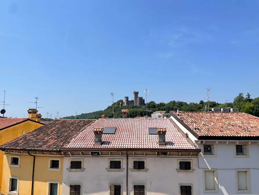 Immagine 15 di Appartamento in vendita  a Valeggio Sul Mincio