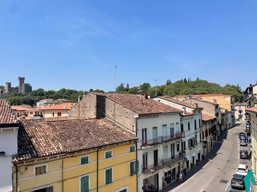 Immagine 18 di Appartamento in vendita  a Valeggio Sul Mincio