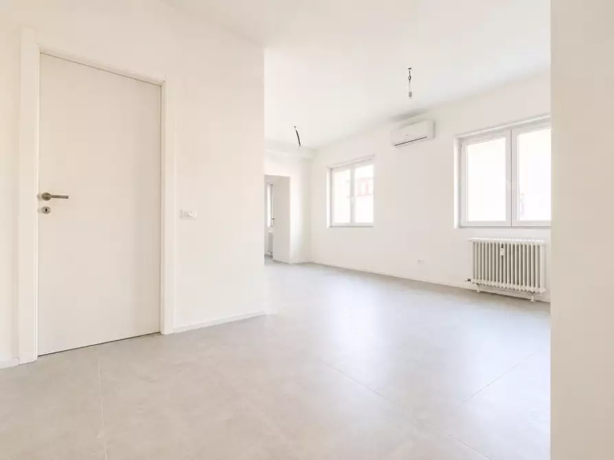 Immagine 1 di Appartamento in vendita  a Vicenza