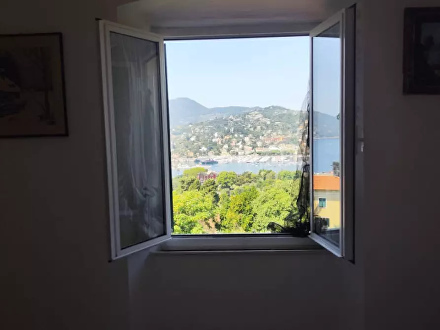 Immagine 10 di Appartamento in affitto  in Via Enrico Pietrafraccia a Rapallo
