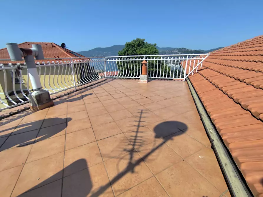 Immagine 16 di Appartamento in affitto  in Via Enrico Pietrafraccia a Rapallo