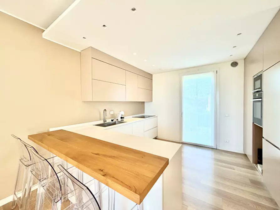 Immagine 10 di Appartamento in vendita  in VIA MORIGLIONE 27 a Jesolo