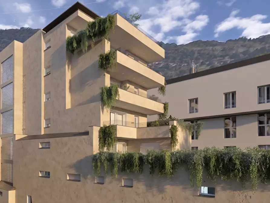 Immagine 4 di Appartamento in vendita  a Como