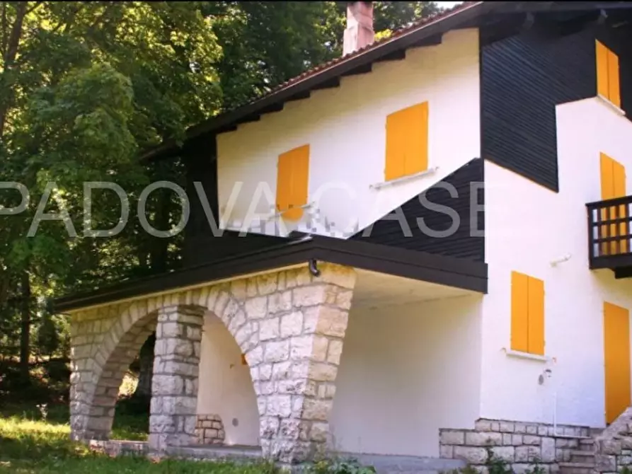 Immagine 1 di Casa indipendente in vendita  a Folgaria