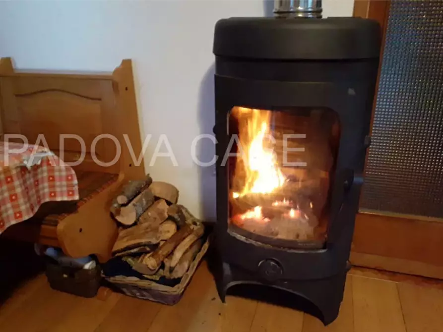 Immagine 2 di Casa indipendente in vendita  a Folgaria