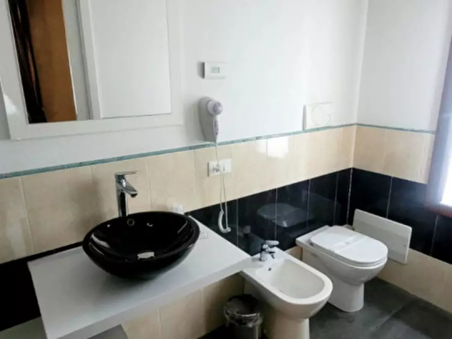 Immagine 11 di Bed & Breakfast in vendita  in Via Rialto a Teolo