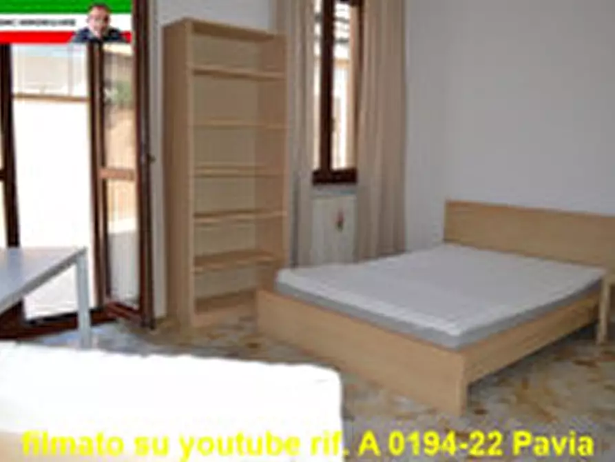 Immagine 3 di Camera in affitto  in via foscolo a Pavia