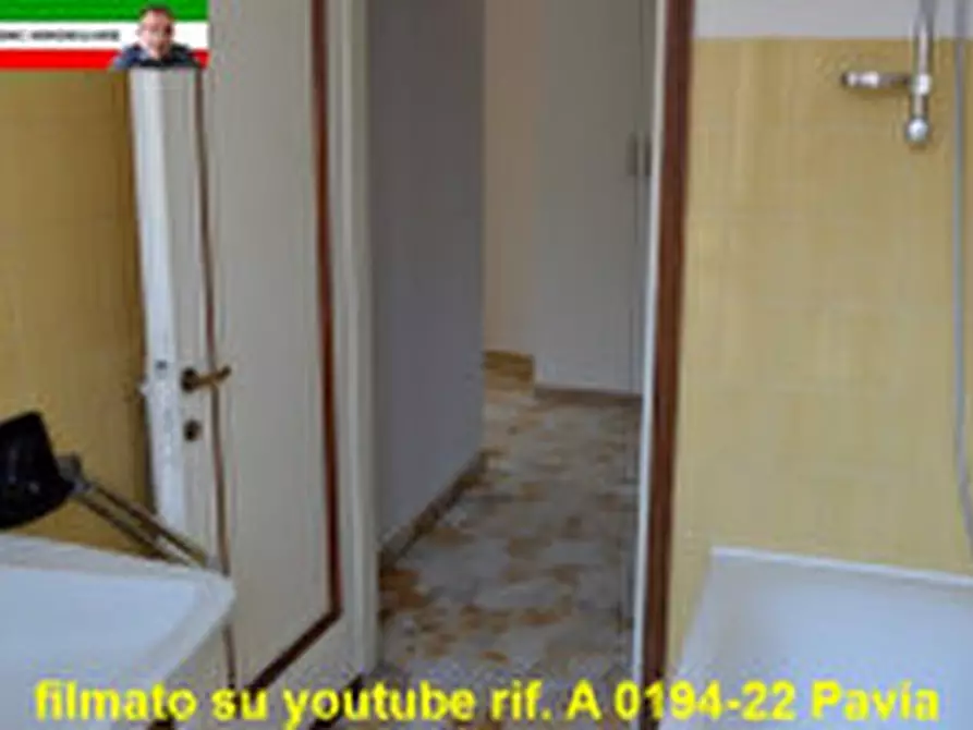 Immagine 5 di Camera in affitto  in via foscolo a Pavia