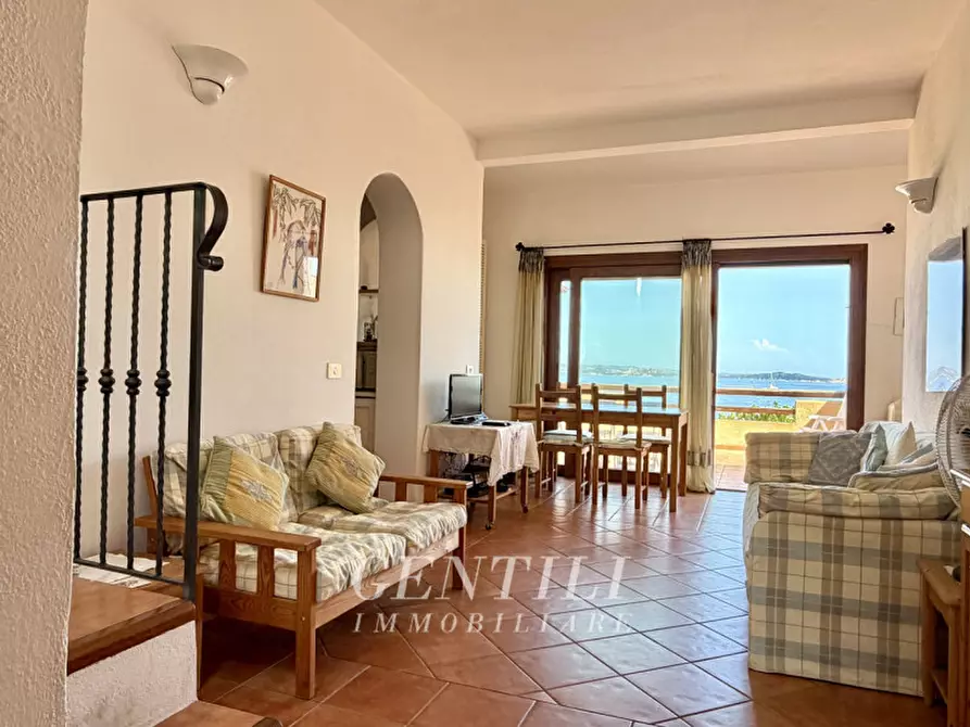 Immagine 3 di Appartamento in vendita  a Arzachena