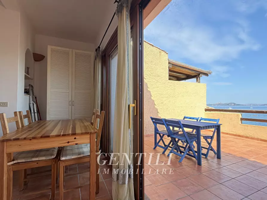 Immagine 10 di Appartamento in vendita  a Arzachena