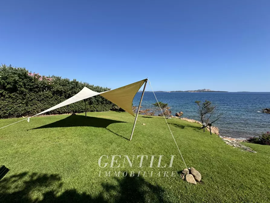 Immagine 34 di Appartamento in vendita  a Arzachena
