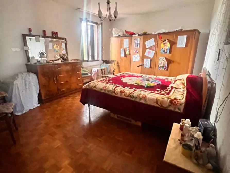 Immagine 15 di Casa indipendente in vendita  in via sclavons, 17 a Cordenons