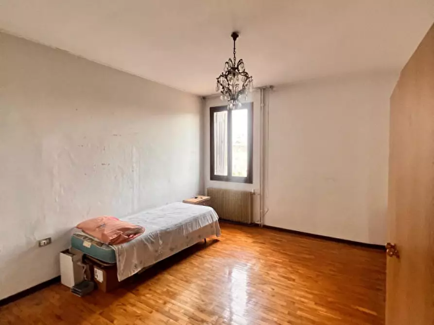 Immagine 19 di Casa indipendente in vendita  in via sclavons, 17 a Cordenons