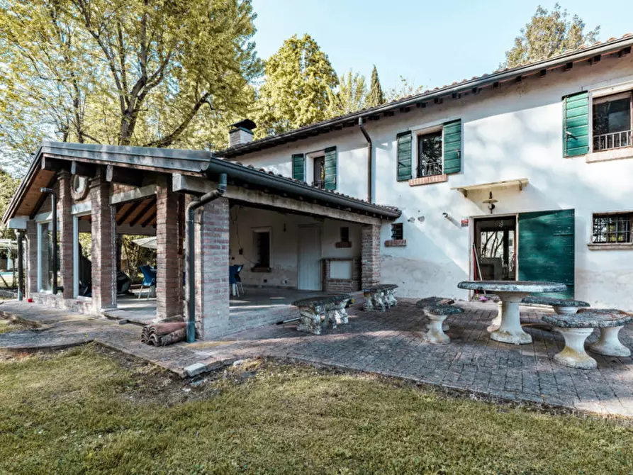 Immagine 2 di Villa in vendita  in strada statale di sotto a Cavezzo