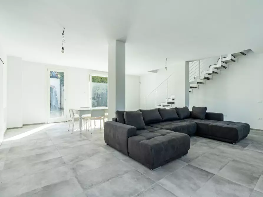 Immagine 4 di Villa in vendita  in strada statale di sotto a Cavezzo