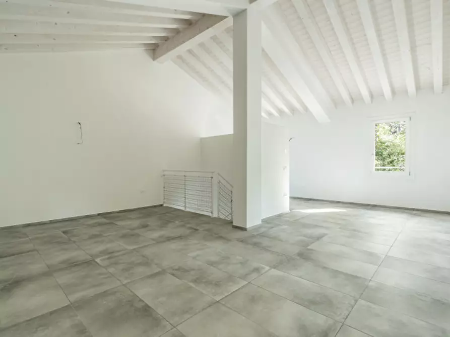 Immagine 11 di Villa in vendita  in strada statale di sotto a Cavezzo