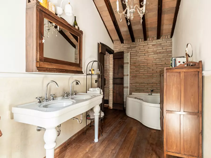 Immagine 24 di Villa in vendita  in strada statale di sotto a Cavezzo