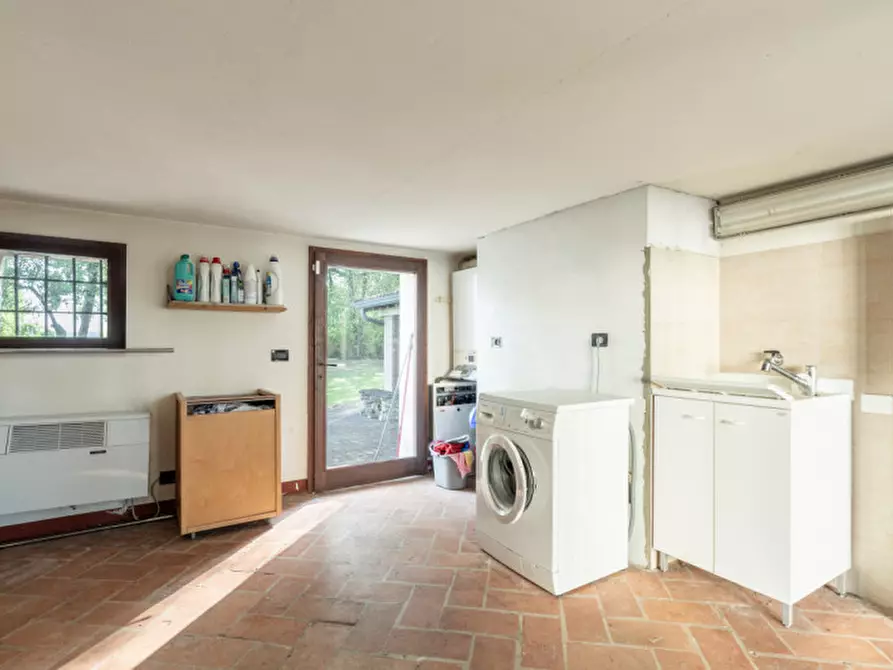 Immagine 32 di Villa in vendita  in strada statale di sotto a Cavezzo