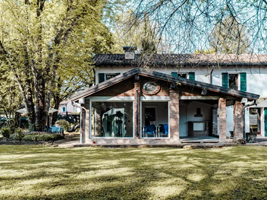 Immagine 36 di Villa in vendita  in strada statale di sotto a Cavezzo