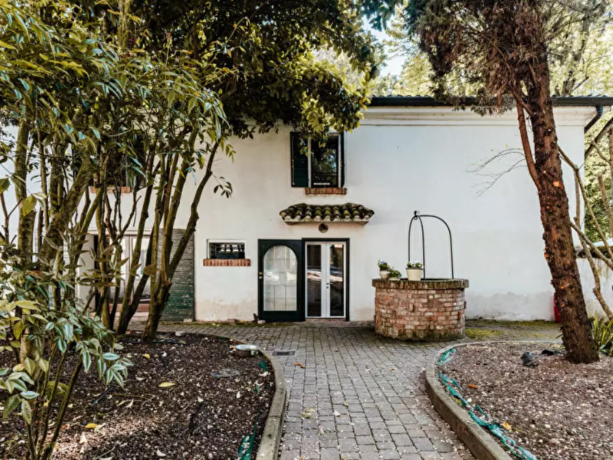 Immagine 37 di Villa in vendita  in strada statale di sotto a Cavezzo