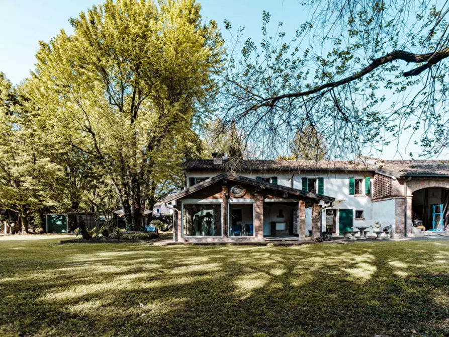 Immagine 40 di Villa in vendita  in strada statale di sotto a Cavezzo