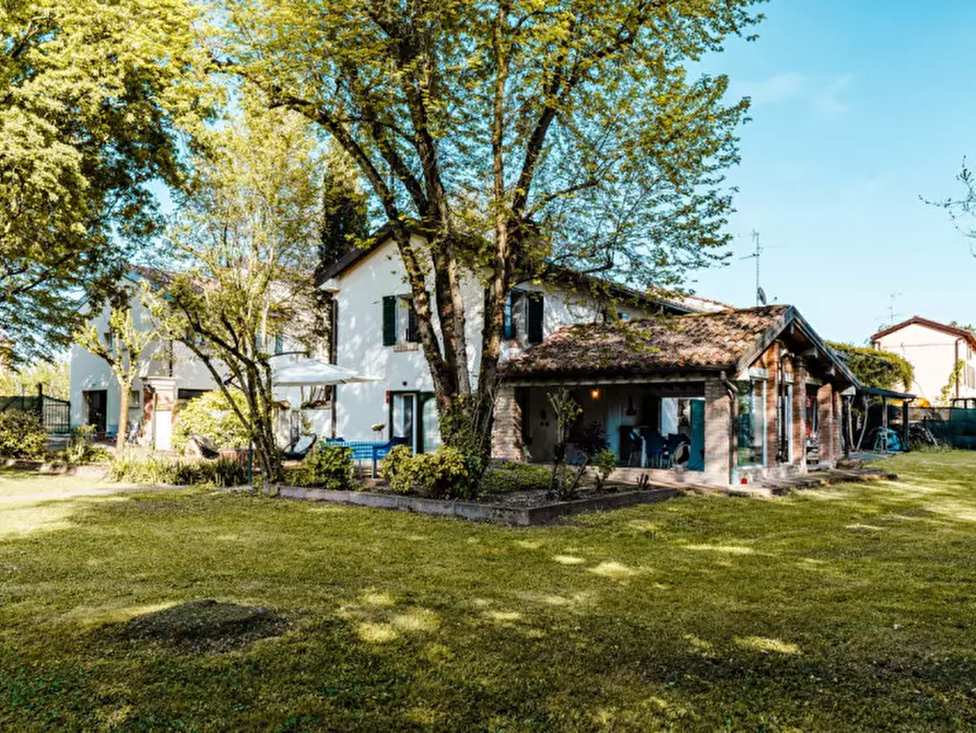 Immagine 44 di Villa in vendita  in strada statale di sotto a Cavezzo
