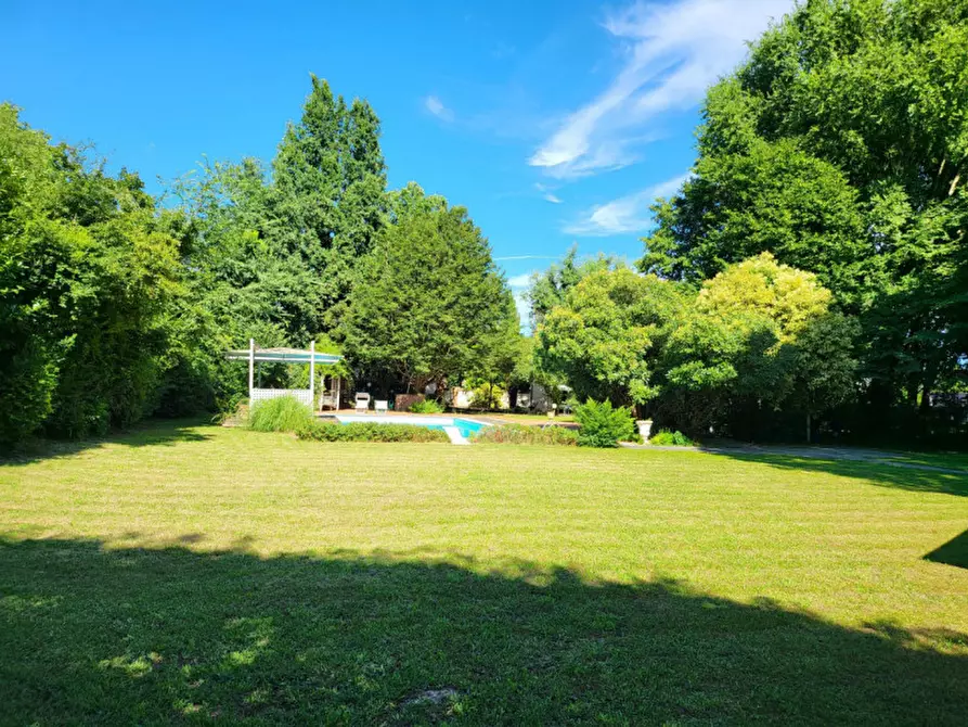 Immagine 53 di Villa in vendita  in strada statale di sotto a Cavezzo