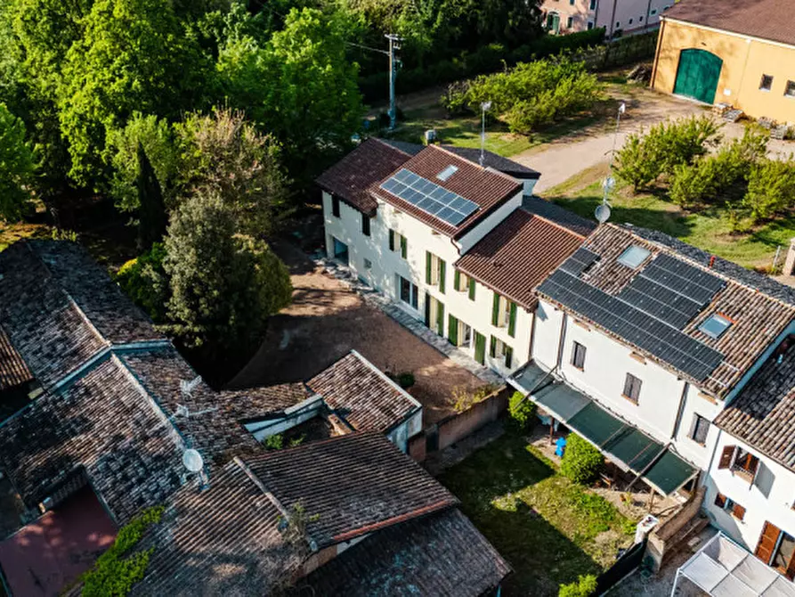 Immagine 57 di Villa in vendita  in strada statale di sotto a Cavezzo