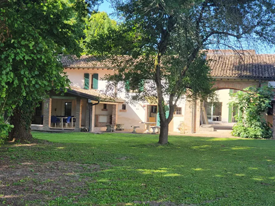 Immagine 60 di Villa in vendita  in strada statale di sotto a Cavezzo