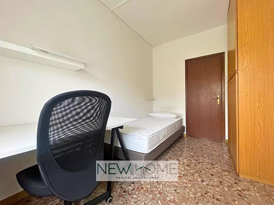 Immagine 9 di Camera in affitto  in Via Centro 108 a Verona