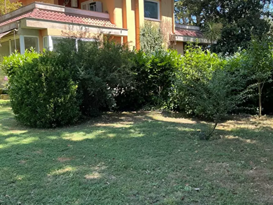 Immagine 1 di Casa bifamiliare in vendita  in Largo dell'Olgiata Roma a Roma