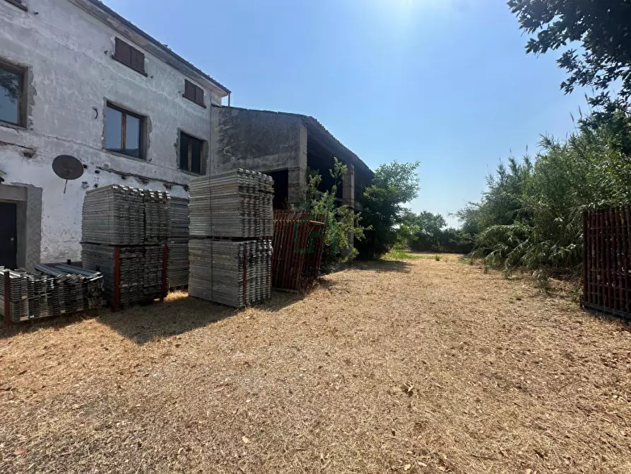 Immagine 2 di Magazzino in affitto  in Strada dell'Alpo a Verona