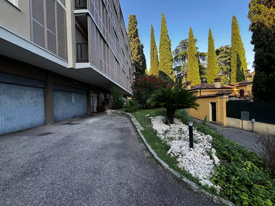 Immagine 12 di Appartamento in vendita  in Via al Vittoriale a Gardone Riviera