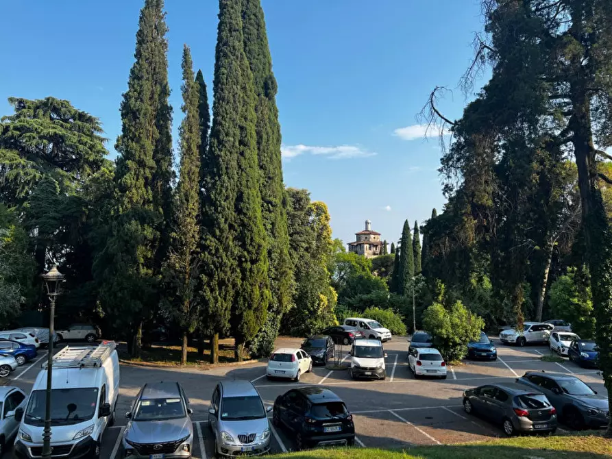 Immagine 13 di Appartamento in vendita  in Via al Vittoriale a Gardone Riviera