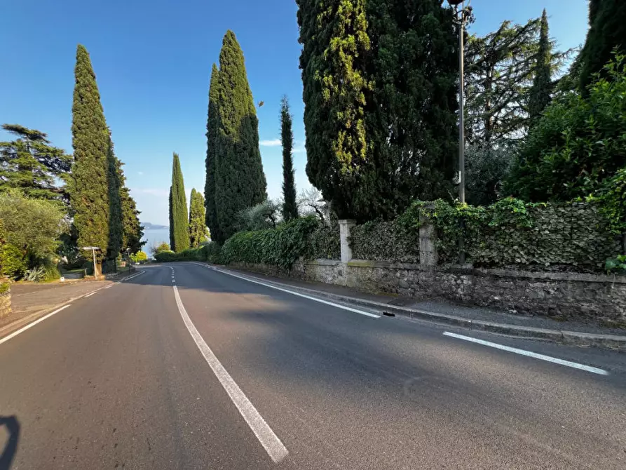 Immagine 17 di Appartamento in vendita  in Via al Vittoriale a Gardone Riviera