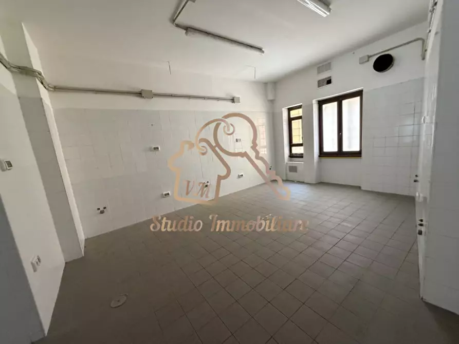 Immagine 8 di Negozio in affitto  in Via Valsassina, 83 a Roma