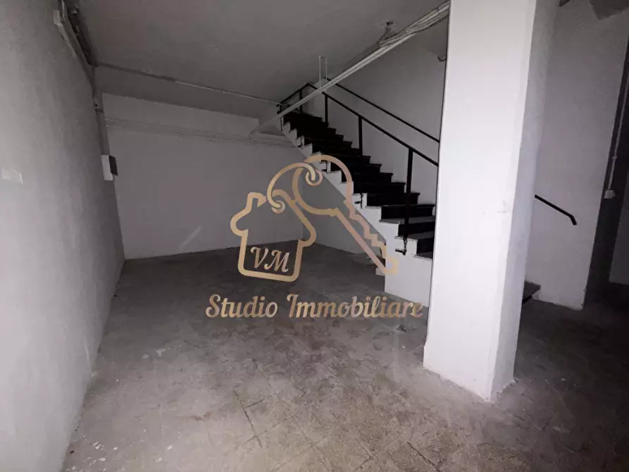 Immagine 16 di Negozio in affitto  in Via Valsassina, 83 a Roma