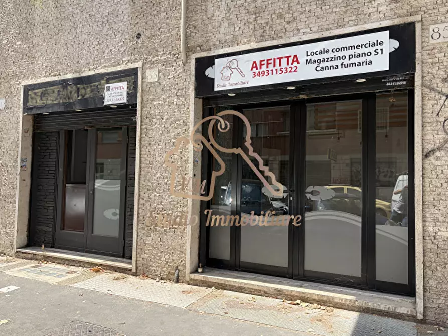 Immagine 21 di Negozio in affitto  in Via Valsassina, 83 a Roma
